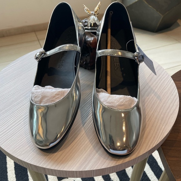 AEROSOLES Shoes - Aerosoles Metallic Flats
